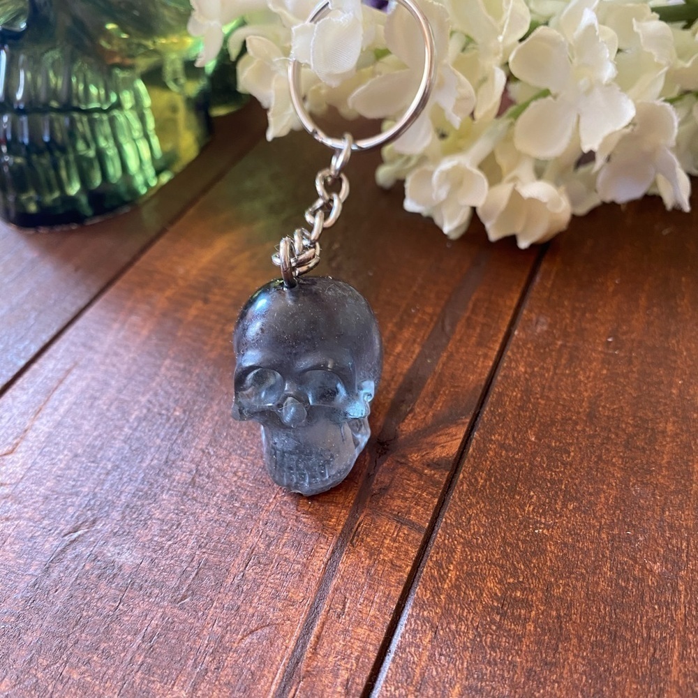Handmade Resin Clear Gray Skull 3” Keychain Gothic Backpack Purse Bag Charm NEW - Picture 2 of 8